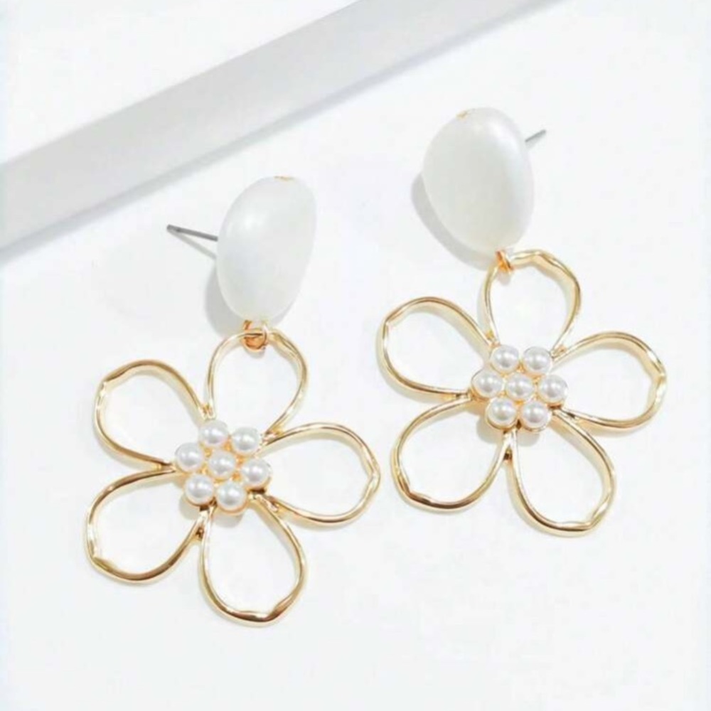 Gold Geometric Design Earrings